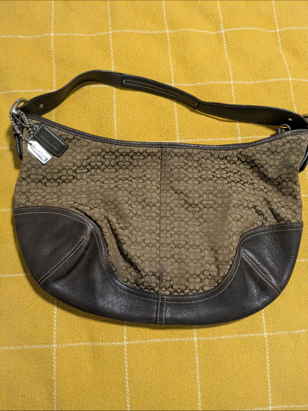 Coach Signature VINTAGE Jacquard Shoulder Bag in Brown & Dark Brown.HOBO BAG!